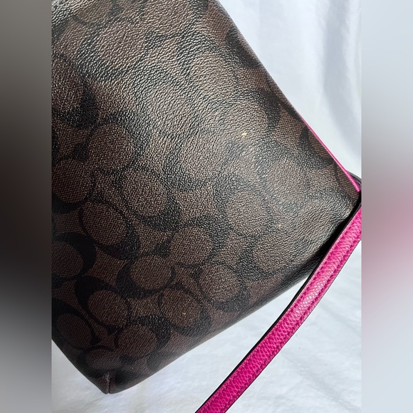 ***SOLD***COACH CROSSBODY BAG in Brown and Fuchsia Leather Messenger Bag Signatu - Picture 6 of 16